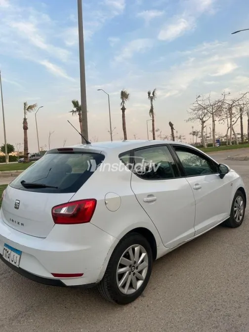 سيات ابيزا 2015 أبيض مستعملة للبيع - 3