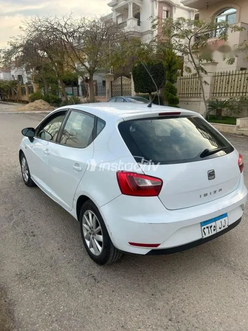 سيات ابيزا 2015 أبيض مستعملة للبيع - 4
