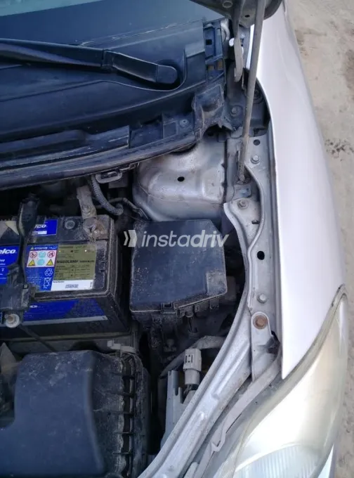 تويوتا ياريس 2008 فضي مستعملة للبيع - 5