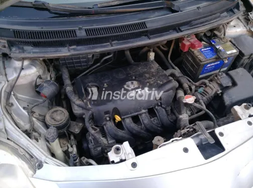 تويوتا ياريس 2008 فضي مستعملة للبيع - 8