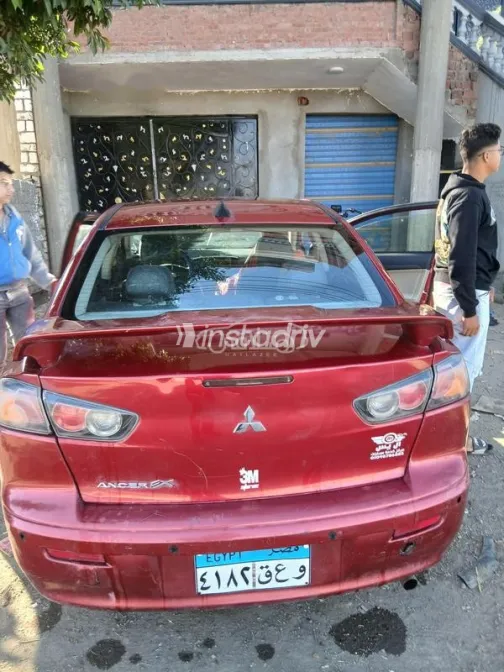ميتسوبيشي لانسر اى اكس شارك 2015 أحمر مستعملة للبيع - 2