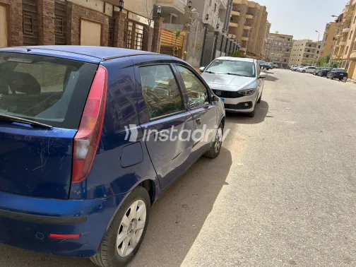 فيات بونتو 2009 أبيض مستعملة للبيع - 2