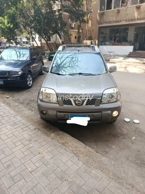 نيسان اكس تريل 2012 أبيض مستعملة للبيع - 1