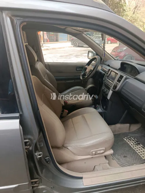 نيسان اكس تريل 2012 أبيض مستعملة للبيع - 2