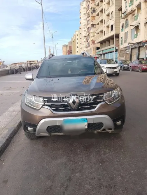 رينو داستر 2018 بني مستعملة للبيع - 1