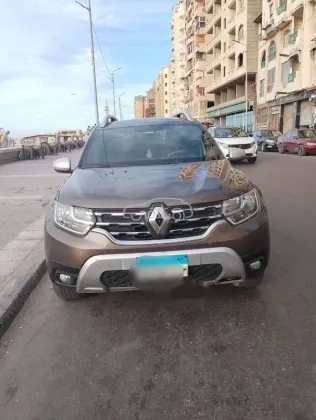 رينو داستر 2018 بني مستعملة للبيع