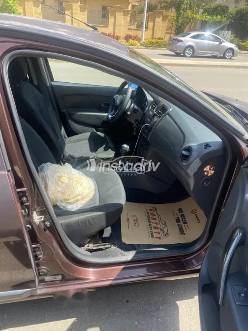 Renault Logan 2018 White Used for Sale - 6