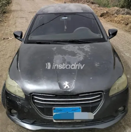 بيجو 301 2016 رمادي غامق مستعملة للبيع - 2