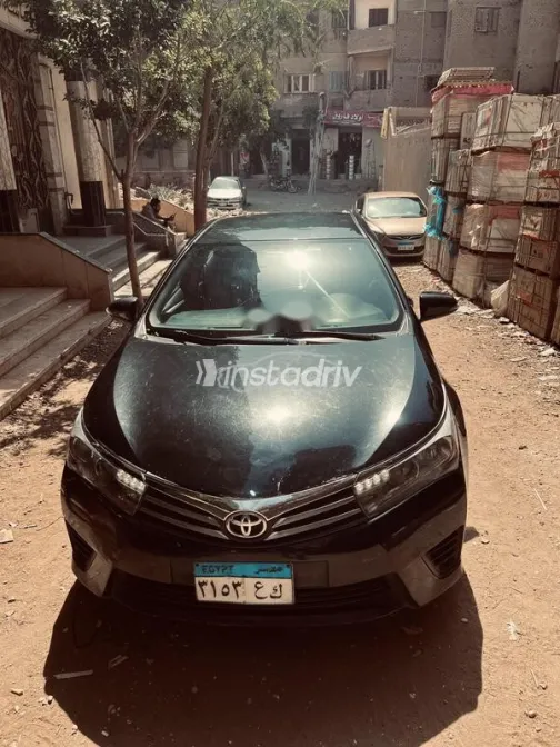تويوتا كورولا 2016 أسود مستعملة للبيع - 1