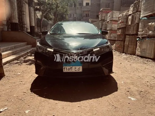 تويوتا كورولا 2016 أسود مستعملة للبيع - 2