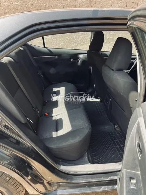 تويوتا كورولا 2016 أسود مستعملة للبيع - 8