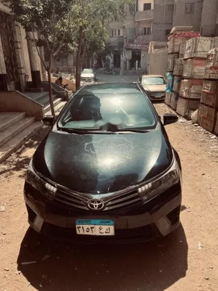تويوتا كورولا 2016 أسود مستعملة للبيع