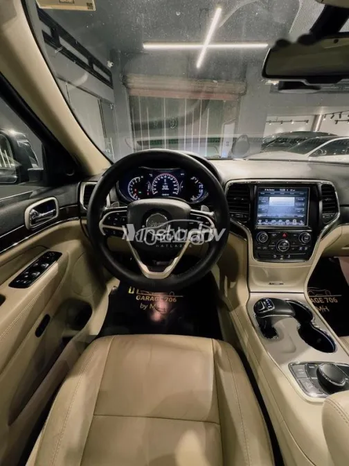 Jeep Grand Cherokee 2015 Black Used for Sale - 6