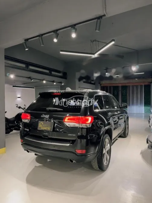 Jeep Grand Cherokee 2015 Black Used for Sale - 10