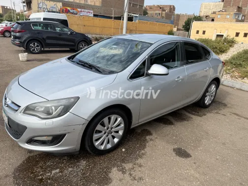 Opel Astra 2018 White Used for Sale - 1