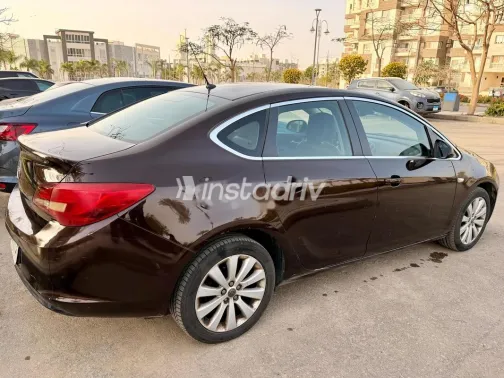 اوبل أسترا 2016 أبيض مستعملة للبيع - 2