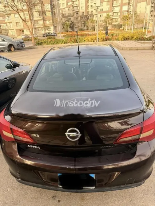 اوبل أسترا 2016 أبيض مستعملة للبيع - 4