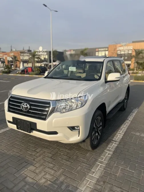 تويوتا برادو 2023 أبيض مستعملة للبيع - 3