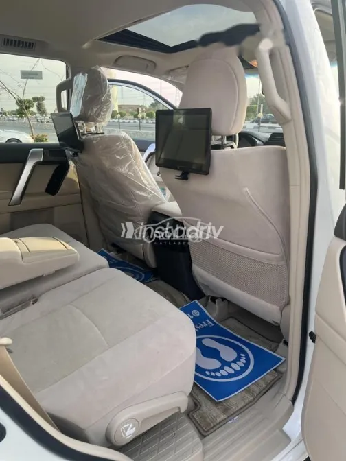 تويوتا برادو 2023 أبيض مستعملة للبيع - 9