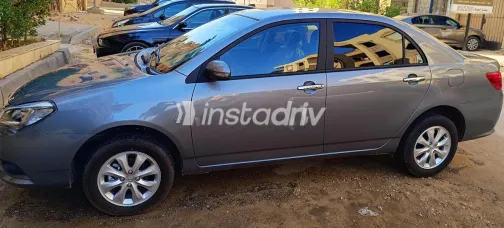 بى واى دى‬ F3 2025 أبيض مستعملة للبيع - 3