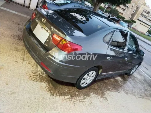 هيونداي إلنترا 2019 رمادي مستعملة للبيع - 1