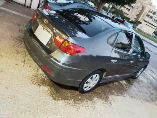 هيونداي إلنترا 2019 رمادي مستعملة للبيع