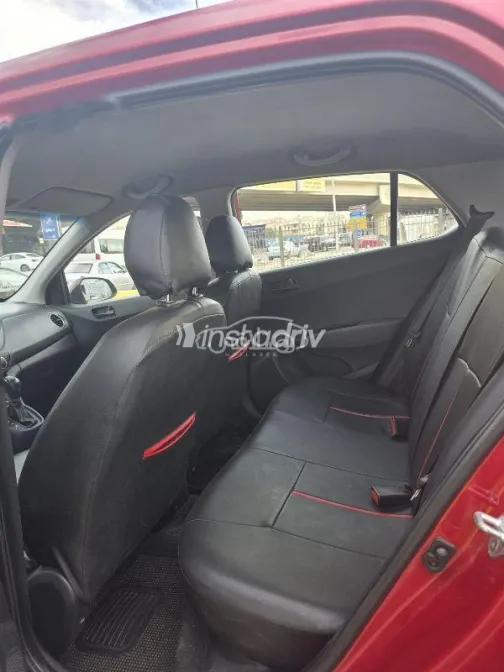 Hyundai Grand i10 2015 Red Used for Sale - 9