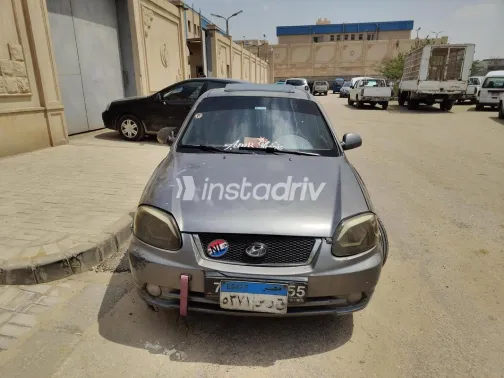 هيونداي فيرنا 2015 رمادي غامق مستعملة للبيع - 1