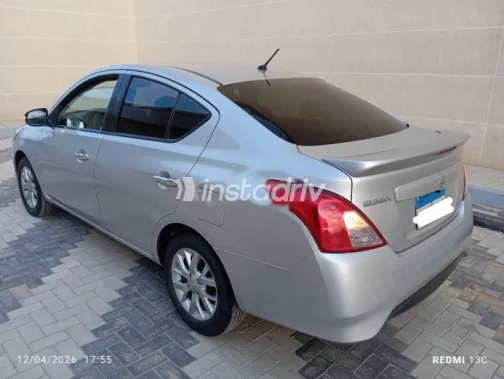 نيسان صنى 2019 فضي مستعملة للبيع - 4