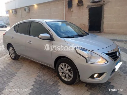 نيسان صنى 2019 فضي مستعملة للبيع - 5