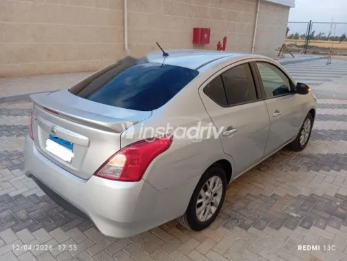 نيسان صنى 2019 فضي مستعملة للبيع - 6