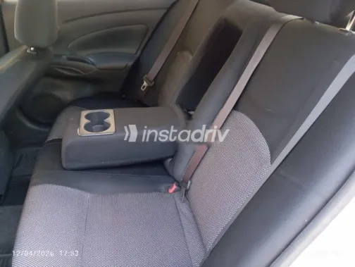 نيسان صنى 2019 فضي مستعملة للبيع - 8