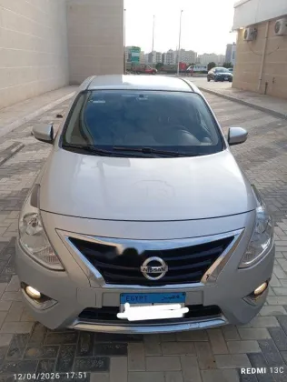 نيسان صنى 2019 فضي مستعملة للبيع