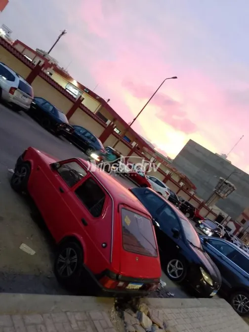 فيات 127 1982 أحمر مستعملة للبيع - 3