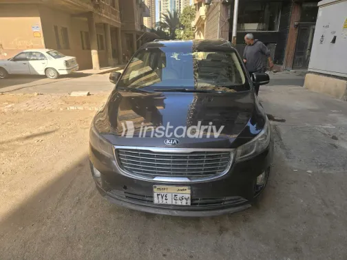 Kia Carnival 2017 White Used for Sale - 3