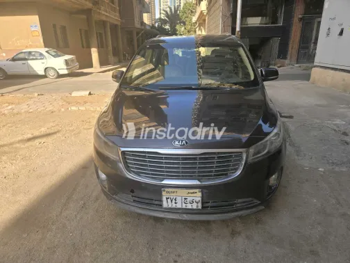 Kia Carnival 2017 White Used for Sale - 5