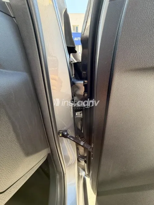 Chevrolet Optra 2026 White Used for Sale - 9