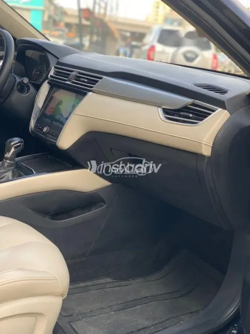 ام جى 5 2021 أحمر مستعملة للبيع - 8