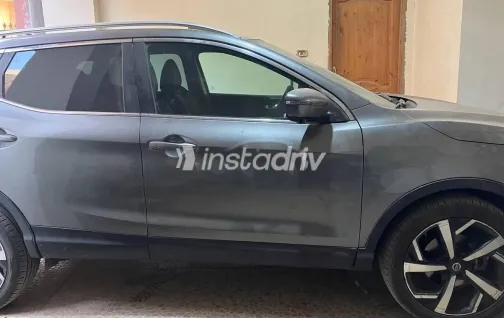 Nissan Qashqai 2018 Dark Gray Used for Sale - 3
