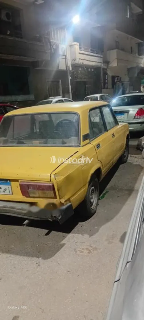 لادا 2105 1984 أصفر مستعملة للبيع - 2