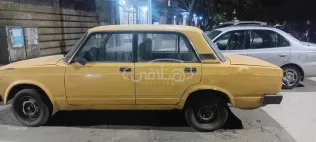 لادا 2105 1984 أصفر مستعملة للبيع
