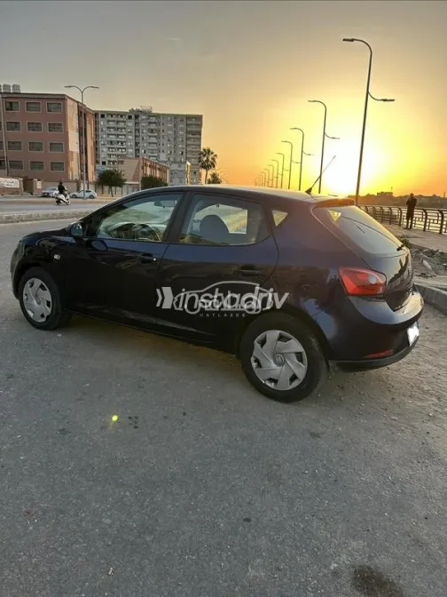 سيات ابيزا 2012 أزرق غامق مستعملة للبيع - 6
