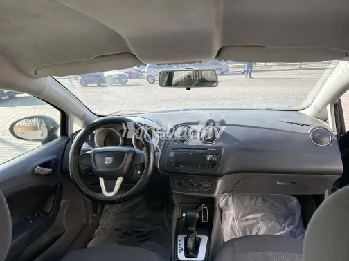 سيات ابيزا 2012 أزرق غامق مستعملة للبيع - 8