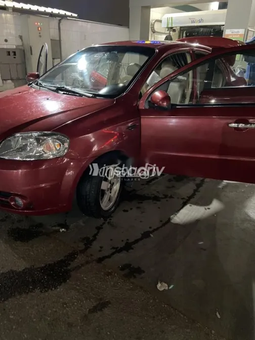 شيفروليه افيو 2006 أحمر غامق مستعملة للبيع - 2