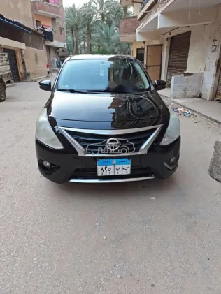 نيسان صنى 2016 أسود مستعملة للبيع