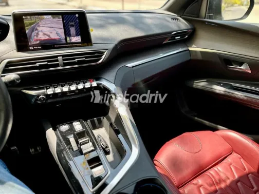 بيجو 5008 2023 أزرق مستعملة للبيع - 5