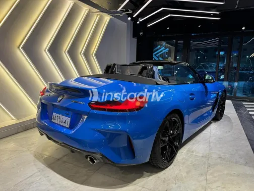بي ام دبليو Z4 2020 أزرق غامق مستعملة للبيع - 9