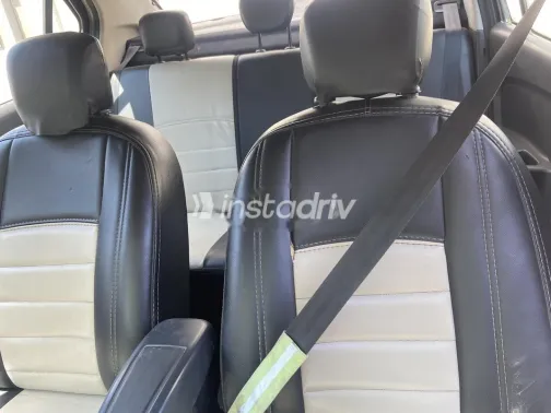 رينو لوجان 2015 أسود مستعملة للبيع - 2