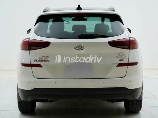 Hyundai Tucson 2019 White Used for Sale - 4