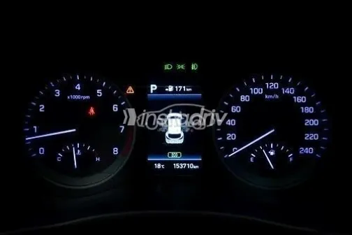 Hyundai Tucson 2019 White Used for Sale - 7